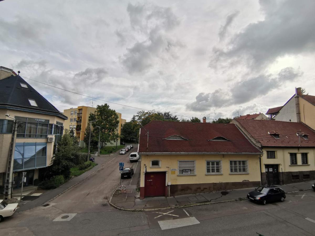 Sweet Life Apartman Eger Buitenkant foto